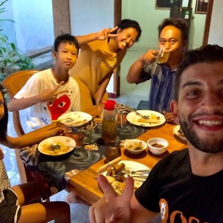 Serongga Guest House Lebih Ngoại thất bức ảnh