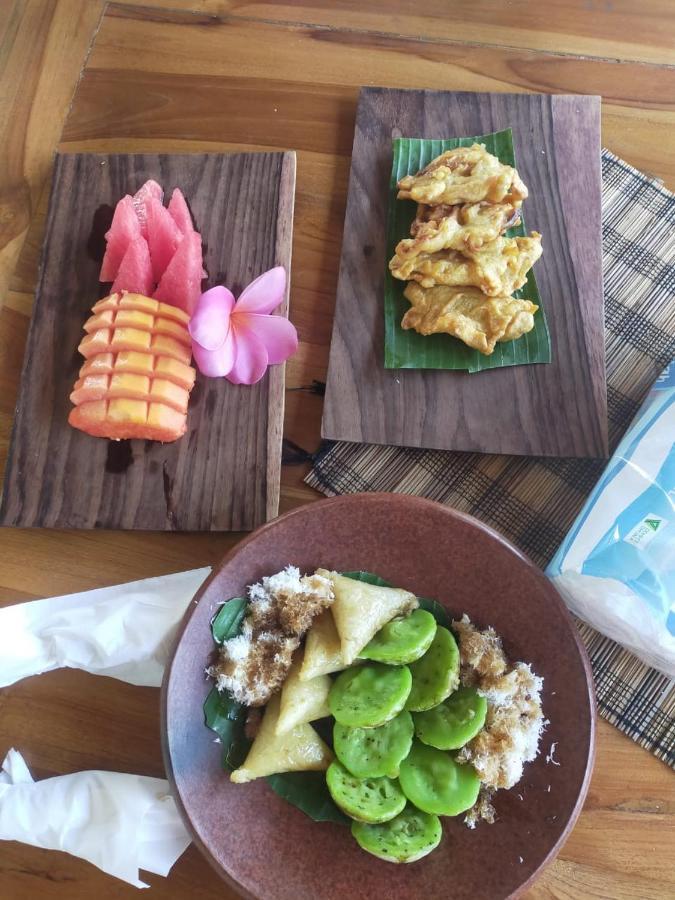 Serongga Guest House Lebih Ngoại thất bức ảnh