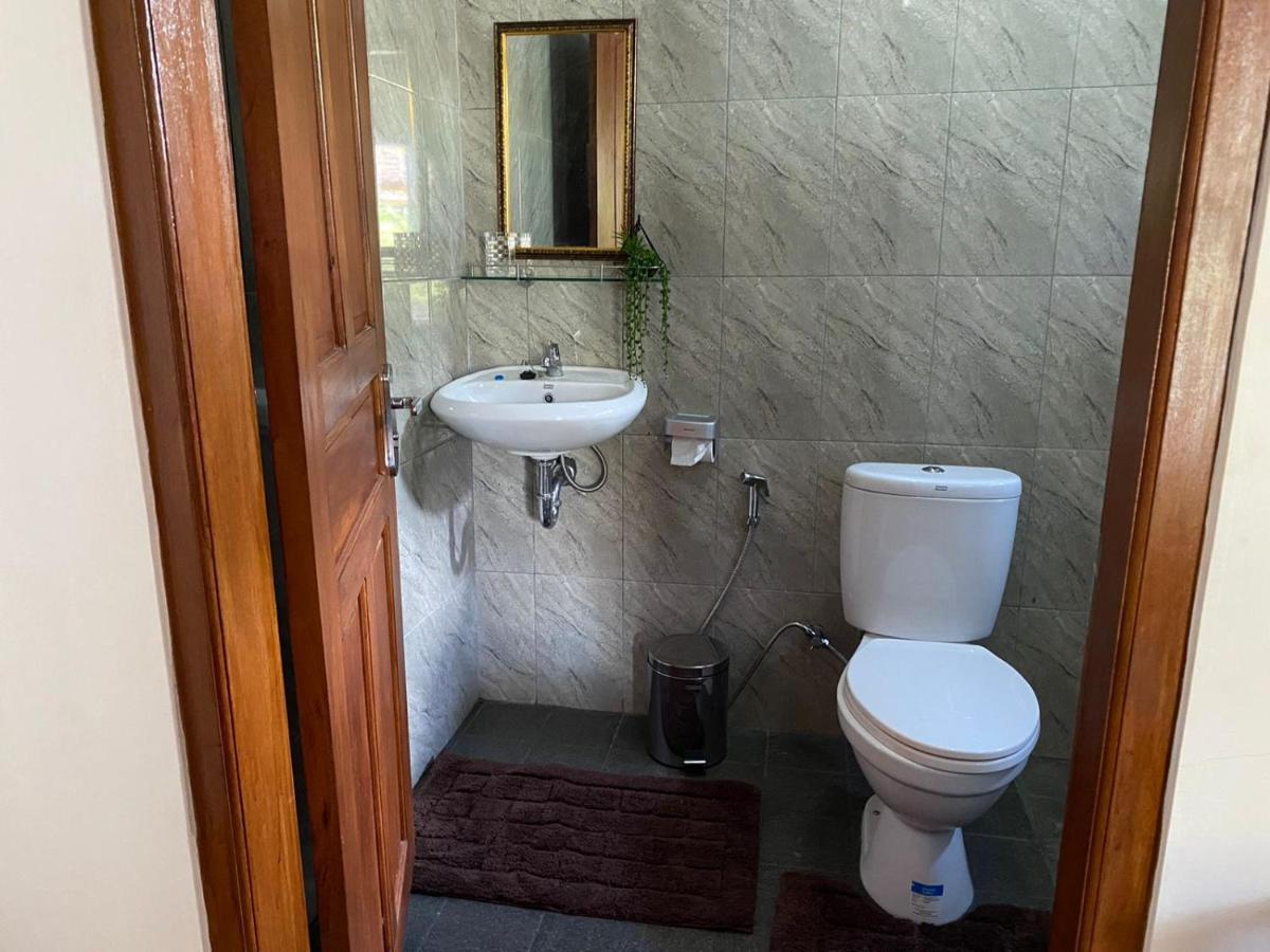 Serongga Guest House Lebih Ngoại thất bức ảnh