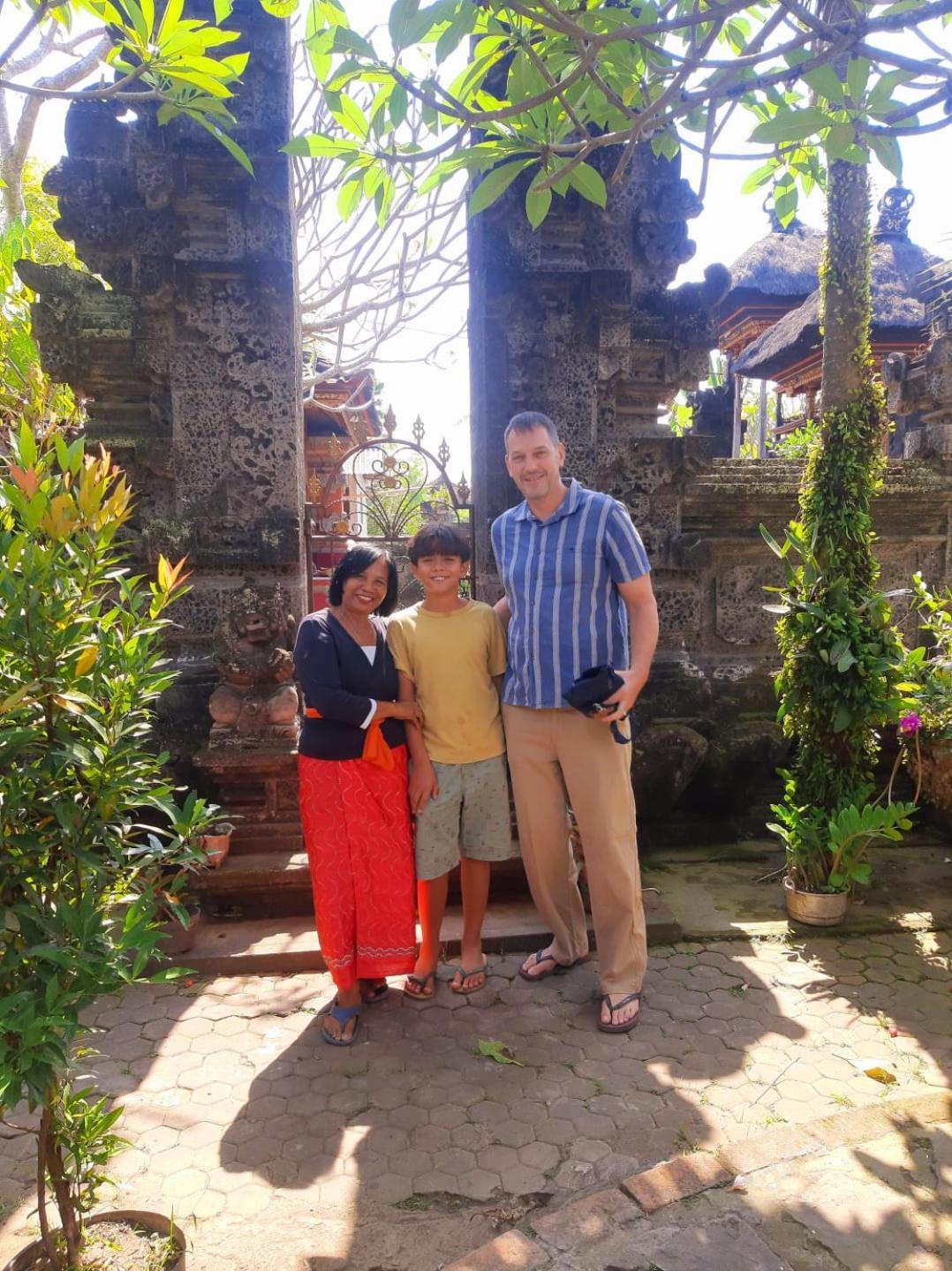 Serongga Guest House Lebih Ngoại thất bức ảnh