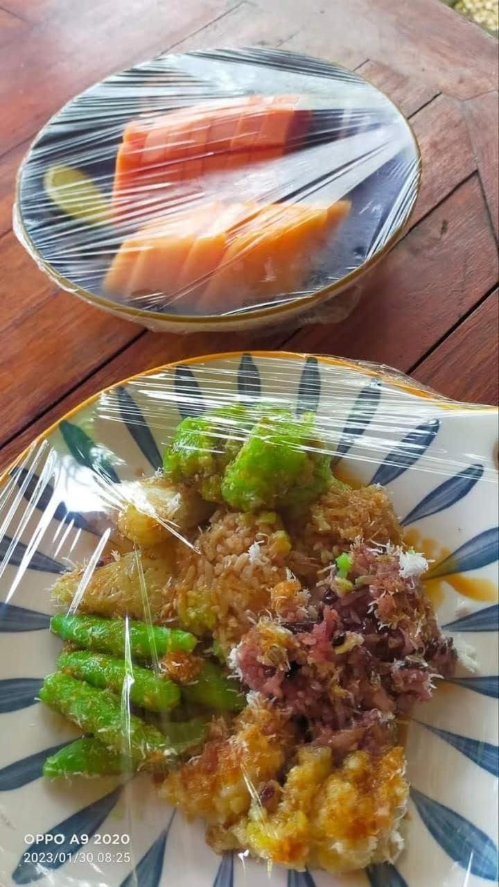 Serongga Guest House Lebih Ngoại thất bức ảnh