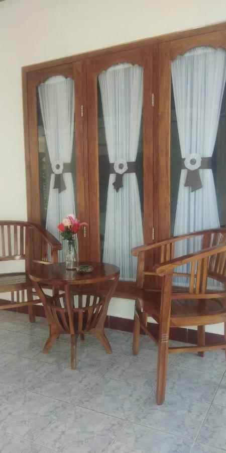 Serongga Guest House Lebih Ngoại thất bức ảnh